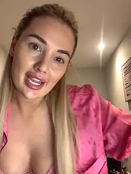 xoxohan11 online show from March 23, 8:15 pm