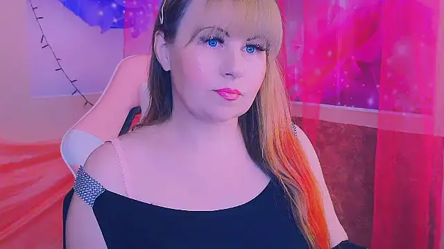 BESTLOLA online show from April 10, 10:10 am