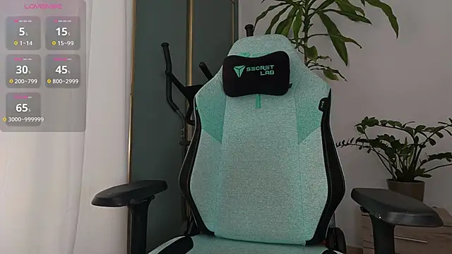 Emily jayreal online show from January 14, 1:49 pm