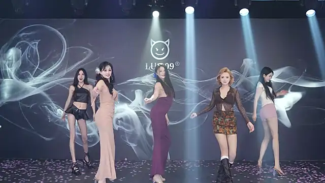 LU-909 online show from November 23, 8:16 am