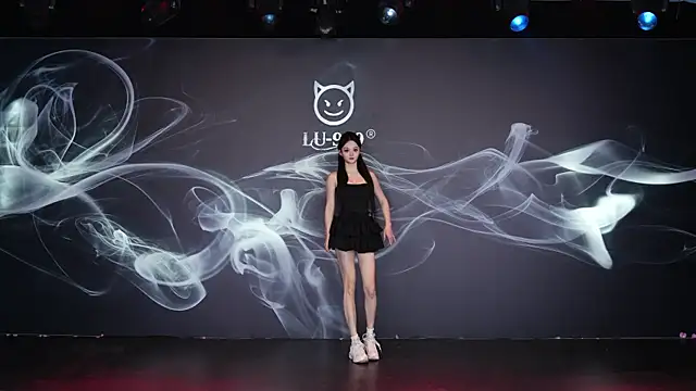 LU-909 online show from December 19, 12:59 am