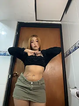 LeahCat69 online show from November 29, 1:42 am