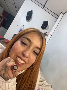 LeahCat69 online show from November 17, 2:56 am