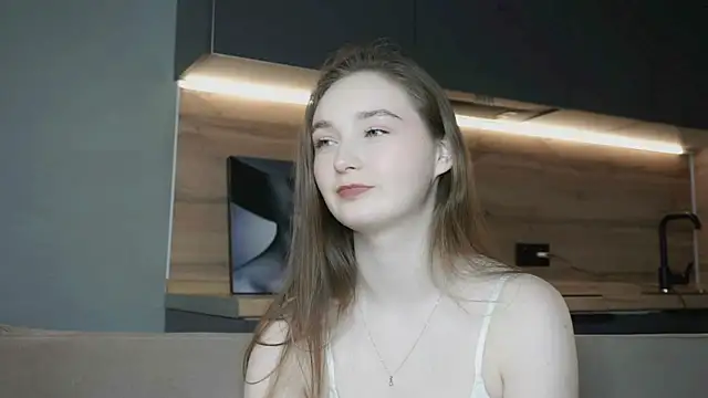 Eliravelvet online show from December 3, 4:09 pm