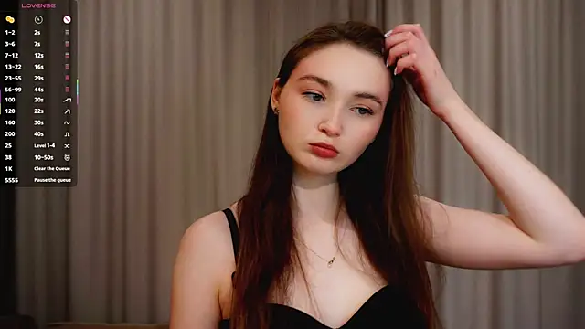 Eliravelvet online show from December 15, 5:18 pm