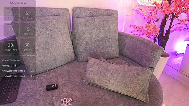 MeganLowell online show from April 16, 8:08 pm