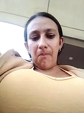 Mikela 19 online show from December 21, 8:35 pm