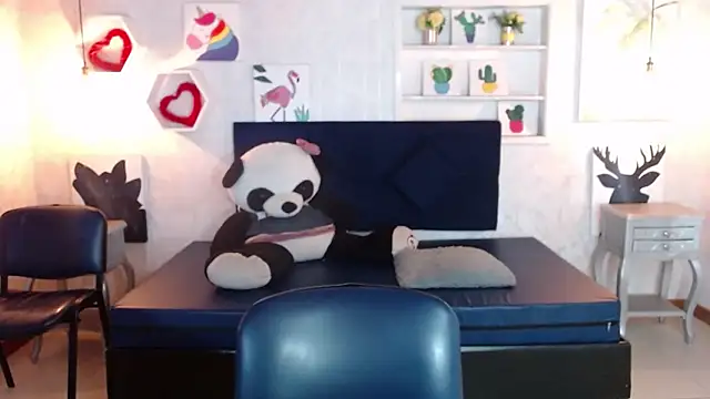 danna garza online show from February 12, 11:23 am