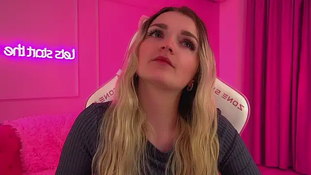 AnnyRaii online show from February 7, 6:34 pm