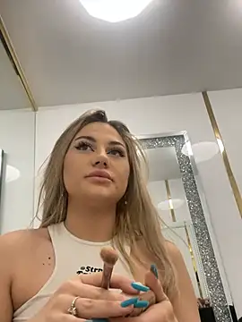 Chloe GraceeX online show from February 22, 7:37 pm