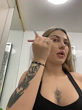 Chloe GraceeX online show from February 24, 8:29 pm