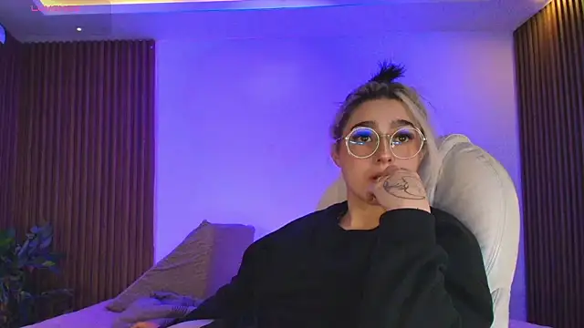 GabyRose9 online show from February 25, 7:23 pm