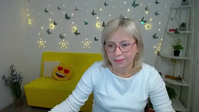 LaurenWishy online show from March 9, 6:05 am