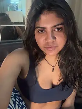 TiaBella  online show from April 13, 7:58 pm