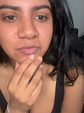 TiaBella  online show from April 15, 7:58 pm