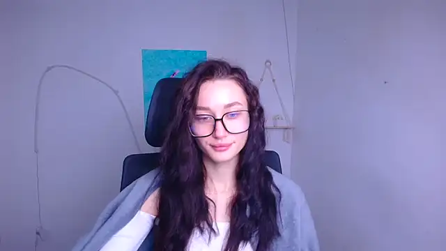 Stella XO online show from January 13, 6:30 am