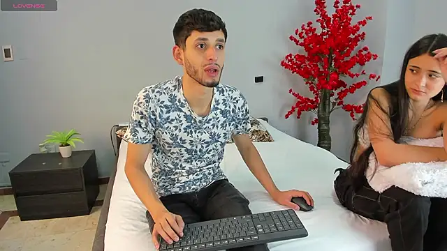 dracke and zara online show from February 19, 1:43 pm