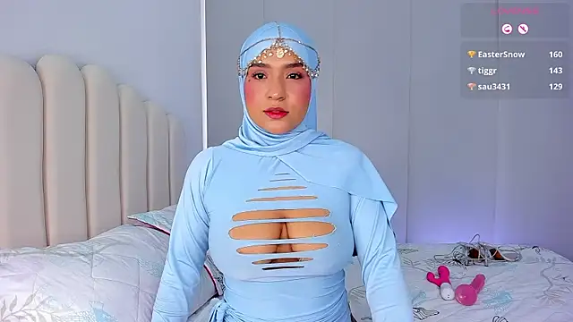 Amira-Zahra online show from April 1, 1:41 pm