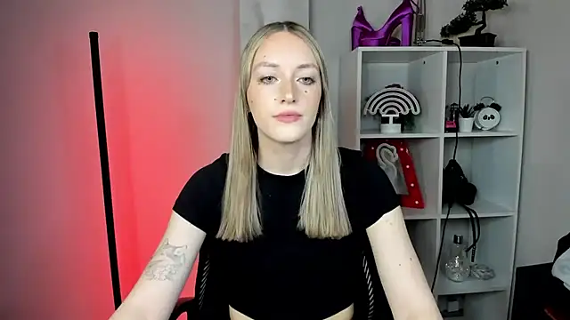 EvelynBlond online show from February 24, 1:43 pm