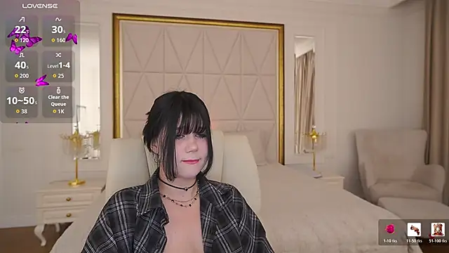 NightAylin online show from April 7, 8:55 pm