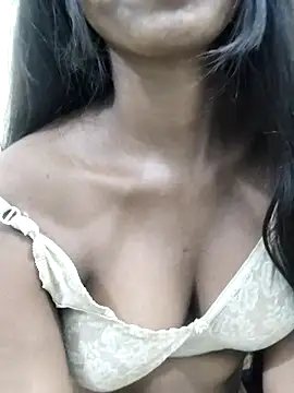 Simran 0011 online show from December 15, 9:20 pm