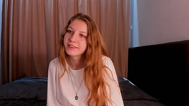 HazeLuneth online show from February 19, 7:52 am