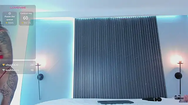 mia dollce online show from April 7, 9:44 am