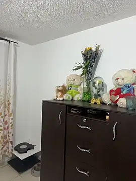 LyaRose online show from December 22, 1:20 am