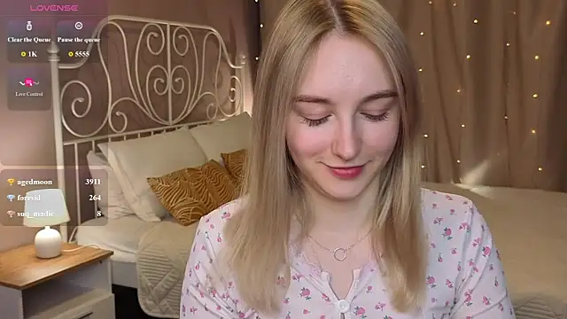 Shy Polly online show from May 20, 1:57 am