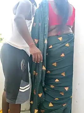 Desicouple1706 online show from April 19, 7:08 am