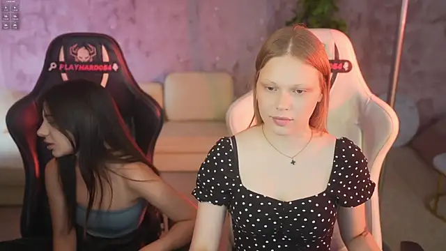 Charlotte Dreams online show from July 26, 3:09 pm