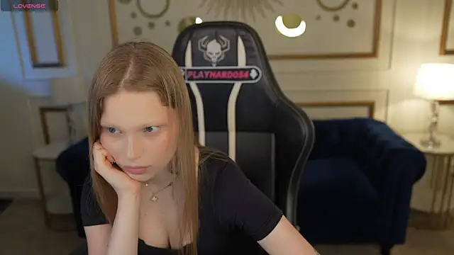 Charlotte Dreams online show from June 30, 3:33 pm