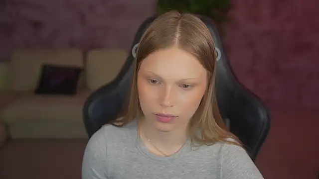 Charlotte Dreams online show from June 14, 10:37 am