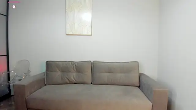 effieelfy online show from December 17, 3:16 pm