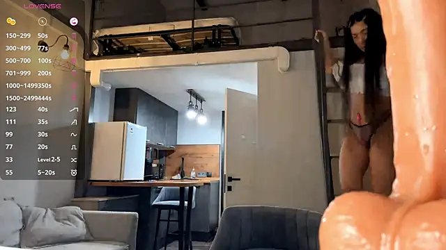 EIeniVanwart online show from December 19, 4:10 pm