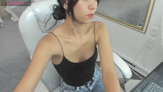 Gemma19  online show from December 14, 12:38 am