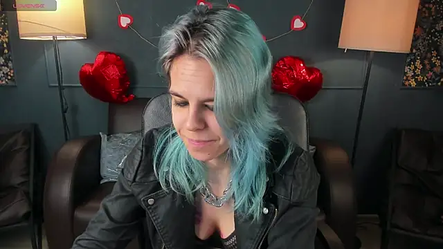 LiraBelle online show from February 13, 3:30 am