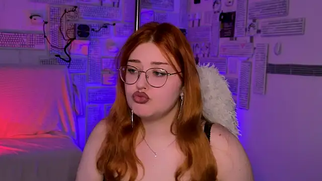 StaceyJensen online show from April 7, 12:18 pm