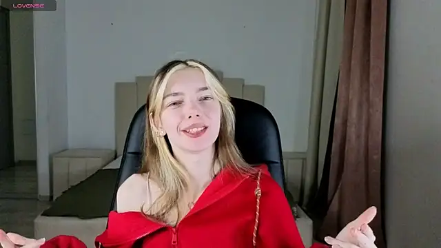 MILLIE MUR online show from January 14, 5:34 am