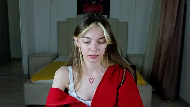 MILLIE MUR online show from January 9, 5:12 am