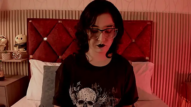 Kiri Velvet online show from May 29, 8:51 pm