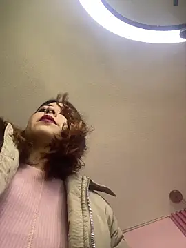 MaddieHunter online show from January 9, 1:04 pm