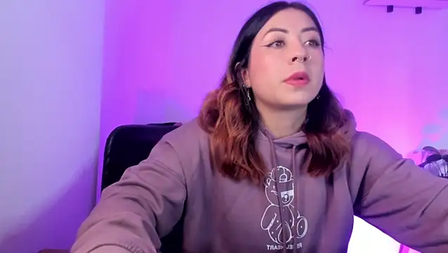 MaddieHunter online show from February 16, 1:44 pm