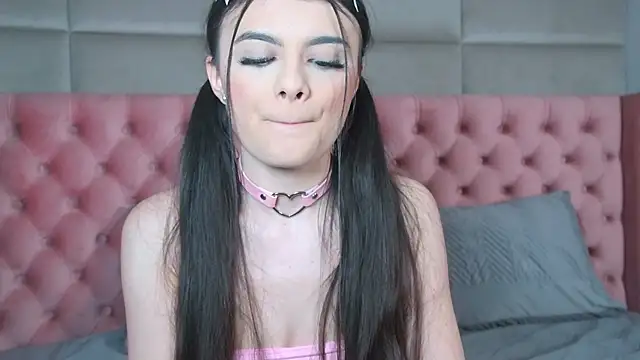 ElaraMorel online show from January 7, 5:49 pm