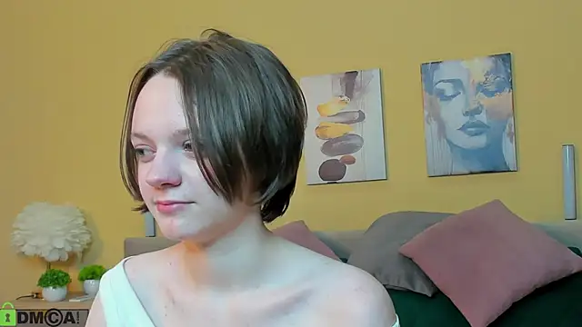 Olivia Riesz online show from April 11, 7:45 am