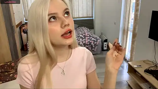 MistikMinx online show from December 21, 1:15 pm