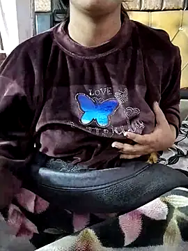 RASHMI SHARMA9 online show from February 3, 5:50 pm