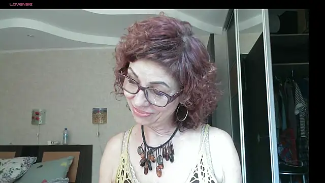 Kelly Flurr online show from August 3, 11:38 am