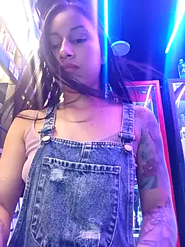 Taylor  Swiftt online show from February 13, 12:56 am