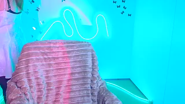 Amanda Swannn online show from March 12, 6:49 am